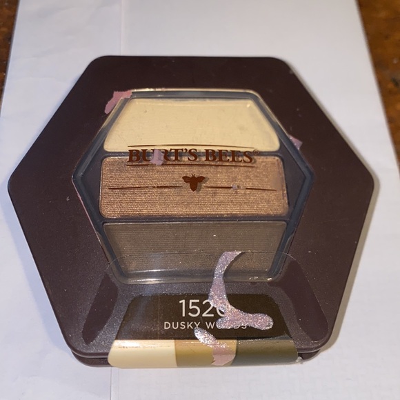 NEW Burt’s Bees eyeshadow 1520 Dusky Woods- nail polish spilled on the front - Picture 8 of 10
